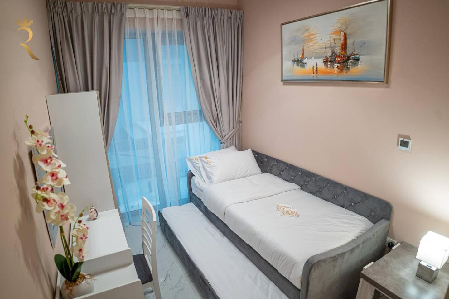 Blackforest 2br Duplex At Masdar
