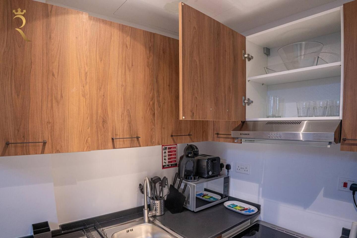 Blackforest 2br Duplex At Masdar Apartment